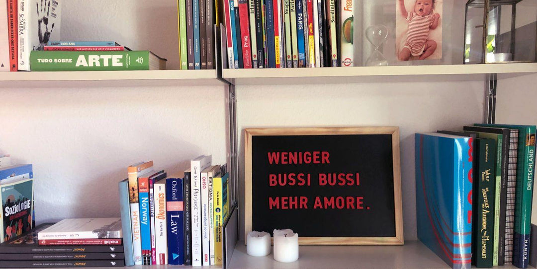 DECORATIVE ACCESSORIES: MAGNETIC LETTERS