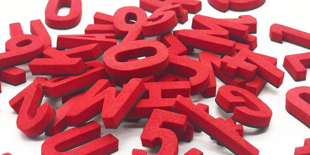 DÜRFEN WIR VORSTELLEN: MAGNETBUCHSTABEN RAKETEN ROT