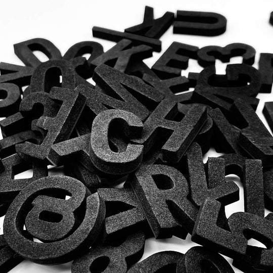 Moderne Magnetbuchstaben
